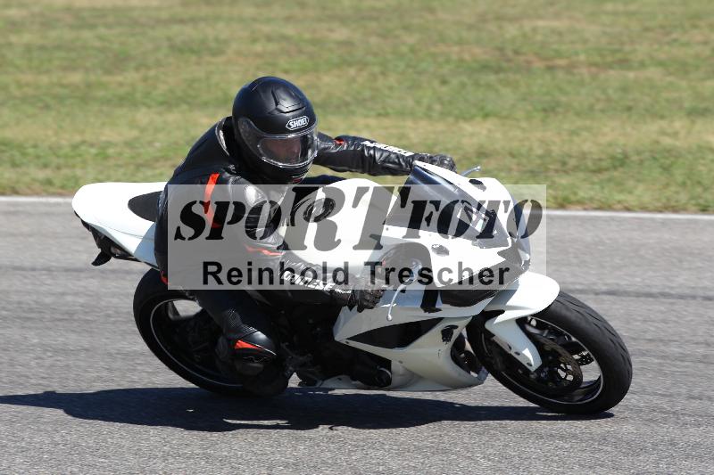 /Archiv-2025/48 25.08.2025 Cornu Master School ADR/gruen-vert/4